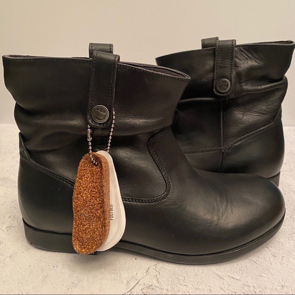 NEW Birkenstock Sarina Leather Bootie Size 37.   6US